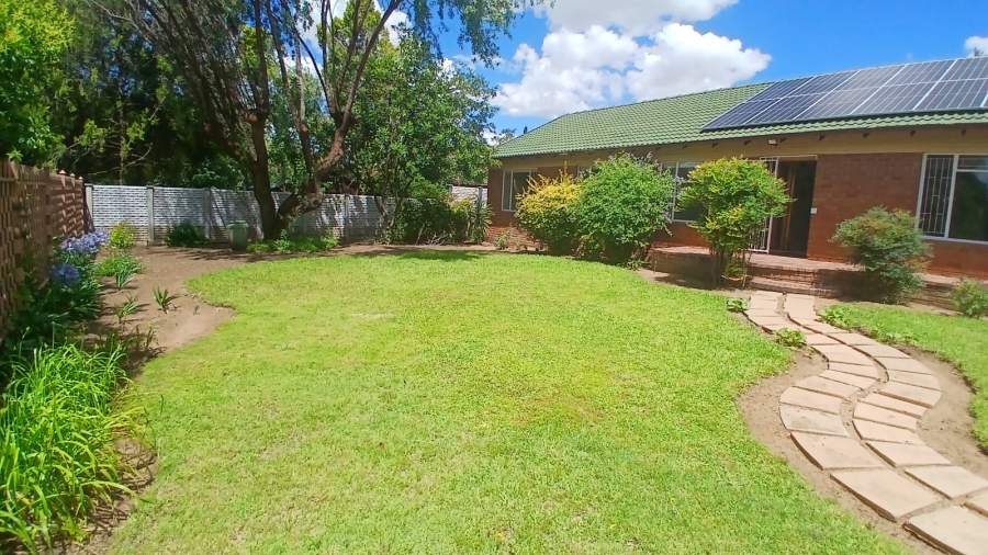 5 Bedroom Property for Sale in Pellissier Free State